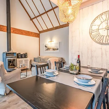 Сasa de vacaciones With Parking By Interhome Bredene